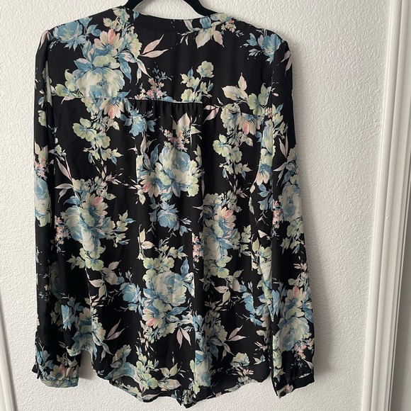 🌈3/$13 Torrid🌈 Torrid Black Floral Blouse with Blue and Green Accents - Picture 2 of 3